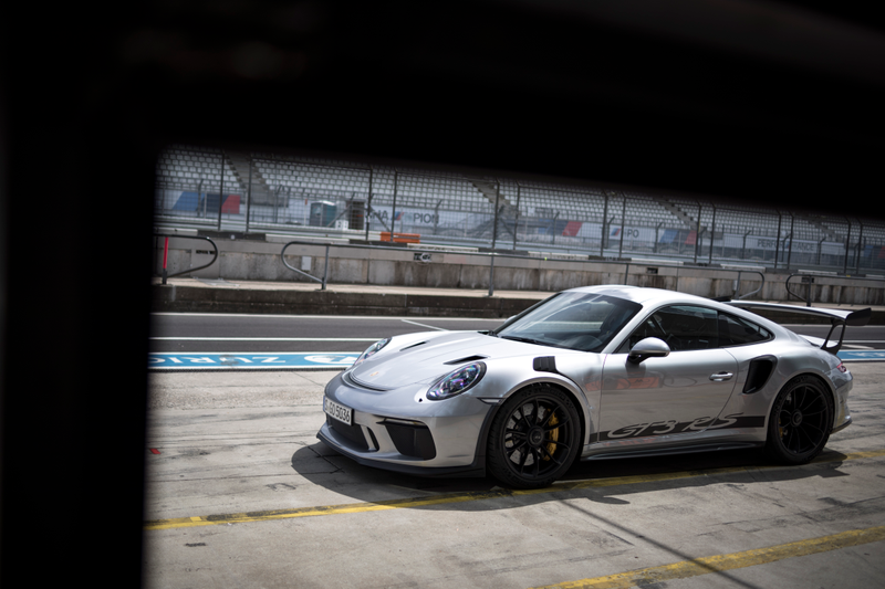 Illustration for article titled Put These Very Good 2019 Porsche 911 GT3 RS Photos In Your Life